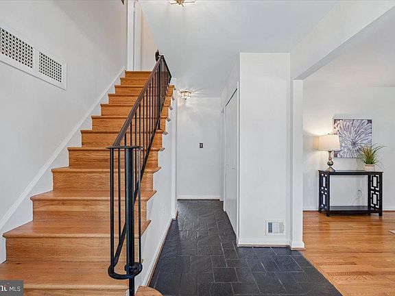 3rd image of 4716 Sunflower Dr