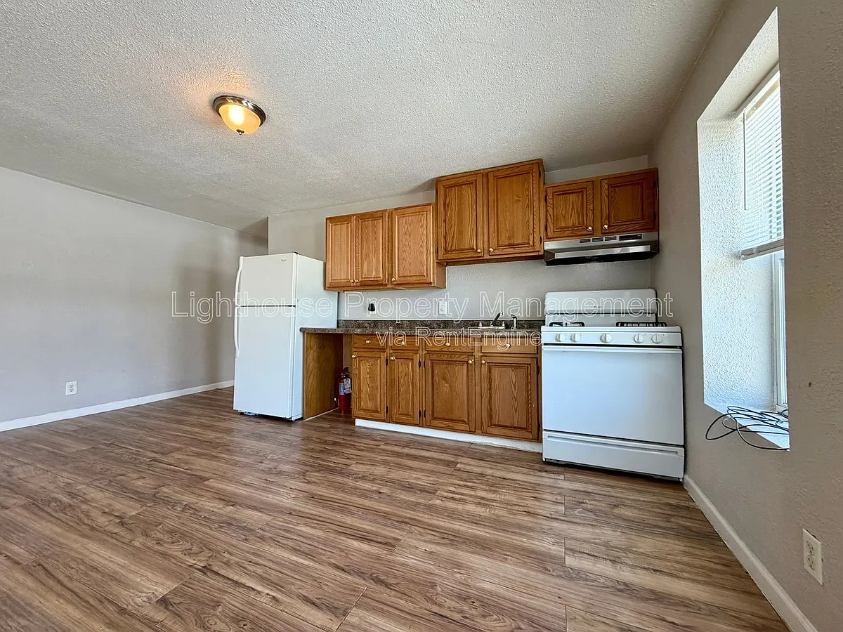Building Photo - 273 E Forest Ave #6