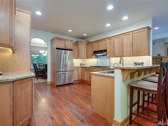 4th image of 8200 Graystone Way NW