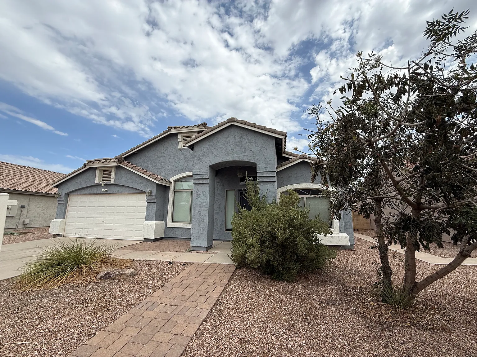 3 bed, 1885 sqft, $2,400 — Photo 2