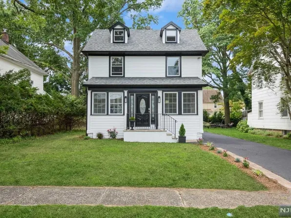 11 Moller St, Tenafly, NJ 07670