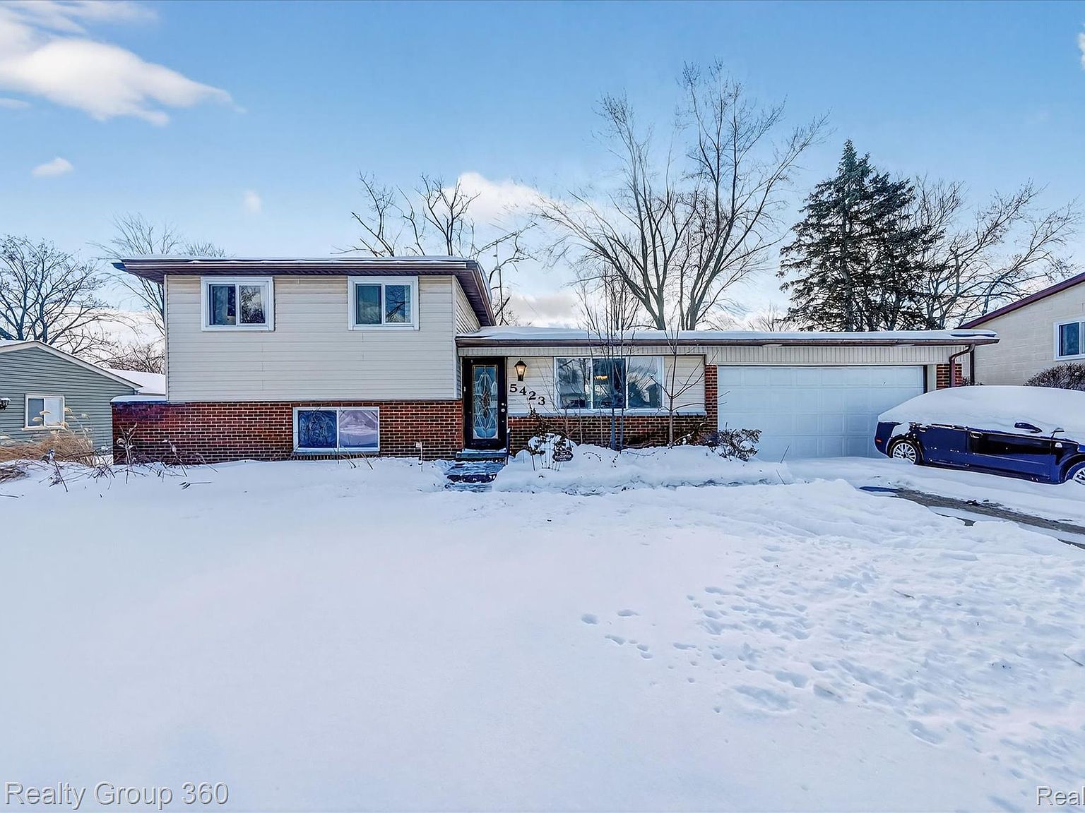 5423 Mikewood Dr, Waterford, MI 48327 | Zillow