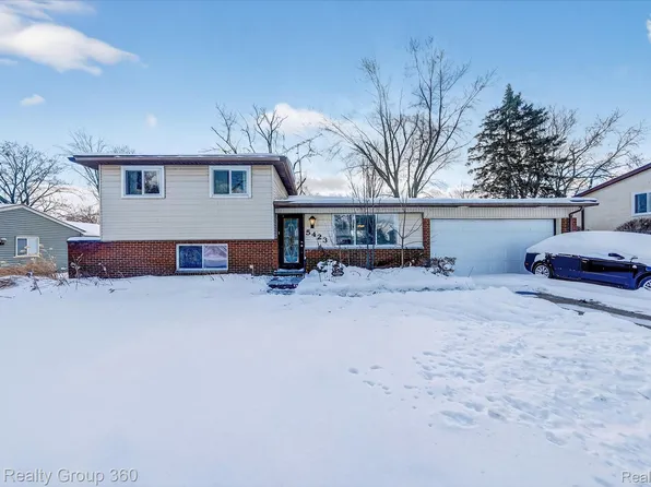 5423 Mikewood Dr, Waterford, MI 48327