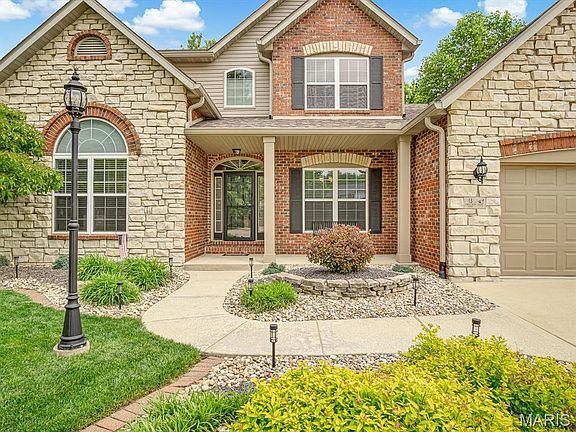 3rd image of 13 Timber Bluff Ct