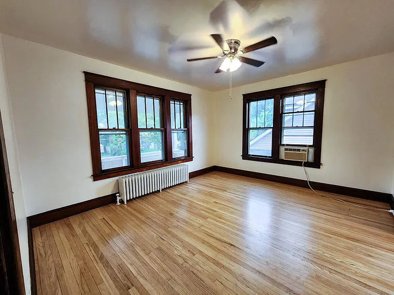 5 Carle Ave #2 — Photo 3