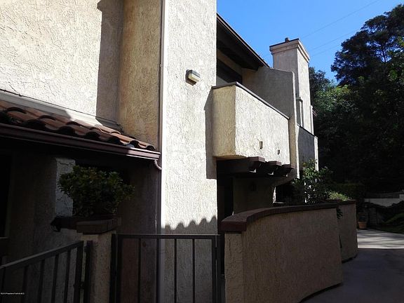3rd image of 3924 Park Pl APT 15