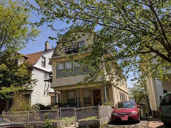 4th image of 42 Farley Ave