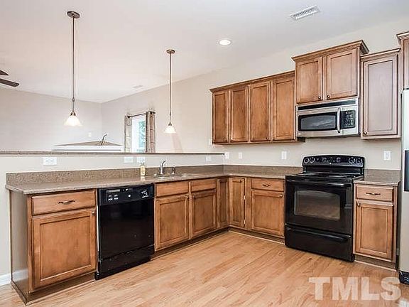 4th image of 1403 Torrey Pines Ct