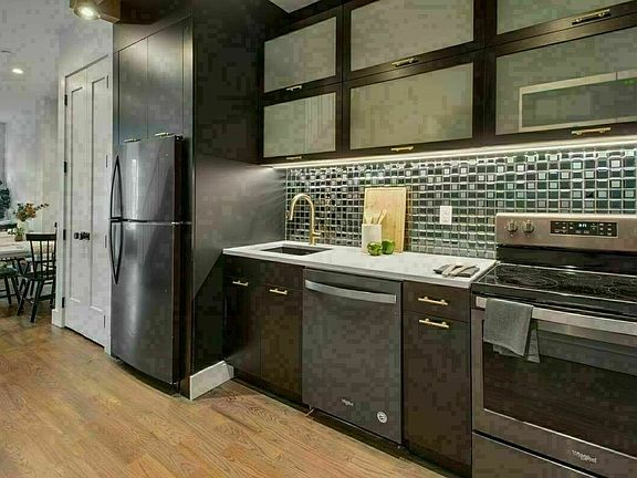 4th image of 144 N 11th St #4T