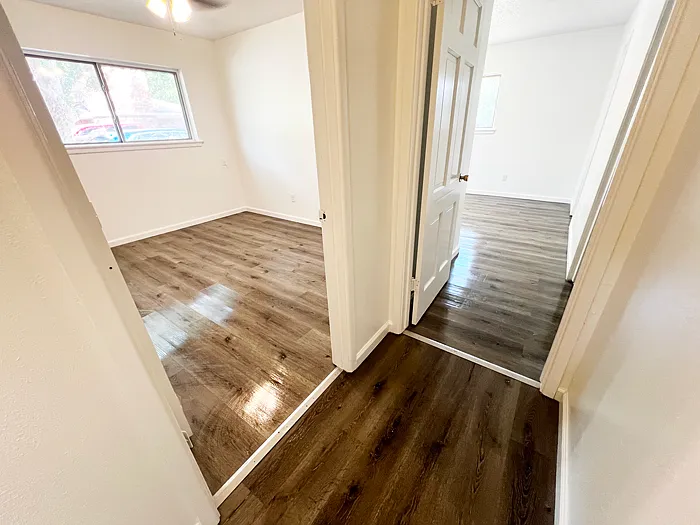 4 bed, 2432 sqft, $1,700 — Photo 3