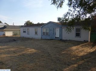 1700 N Harrington Rd, West Richland, WA 99353