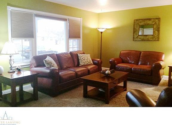 3rd image of 2611 S Deerfield Ave