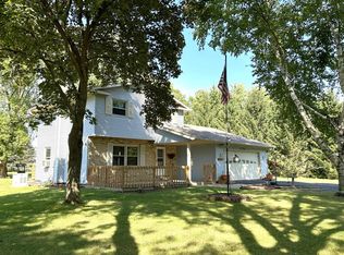W240 Golden Lake Park Cir, Oconomowoc, WI 53066