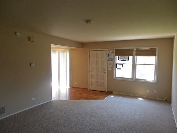 5th image of 329 Carthage Ct Unit B