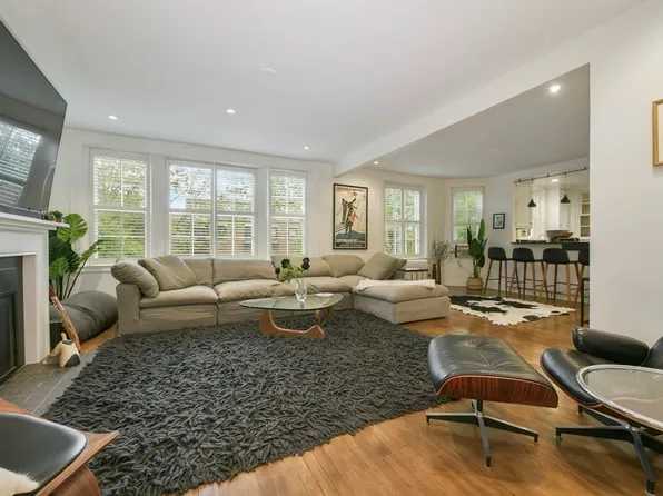 8 W Hill Pl APT 3, Boston, MA 02114