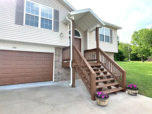 190 Forest Ln Photo 1