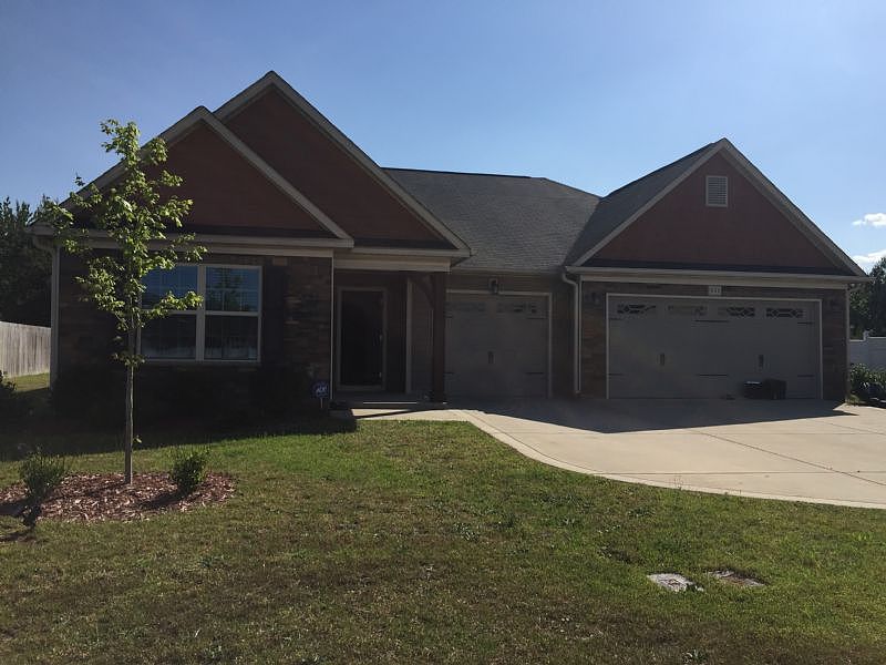 1st image of 520 Collinwood Dr
