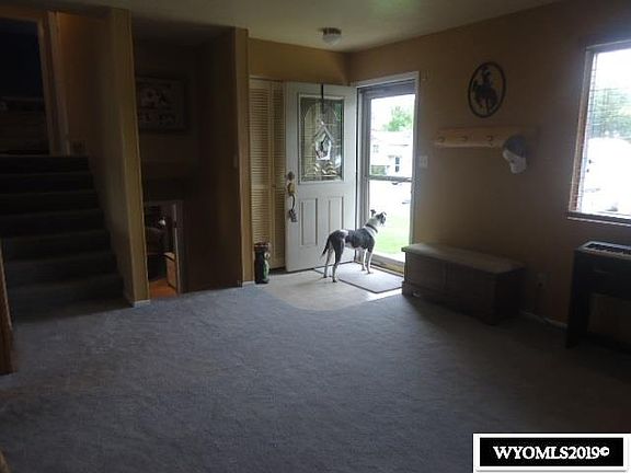 3rd image of 225 Juniper St