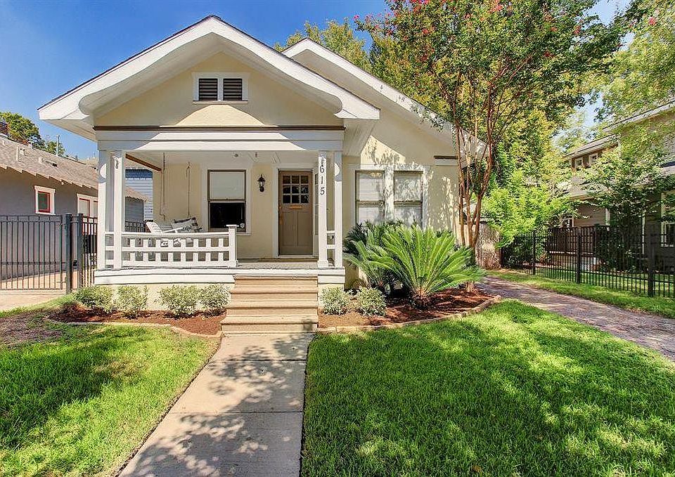 Bright and cheery bungalow in the Heights