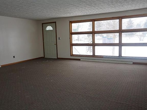 2nd image of 2071 Moeller Ave