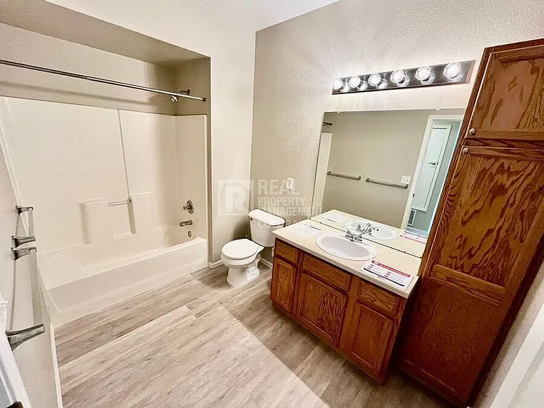 3002 W Elizabeth St #11B — Photo 16