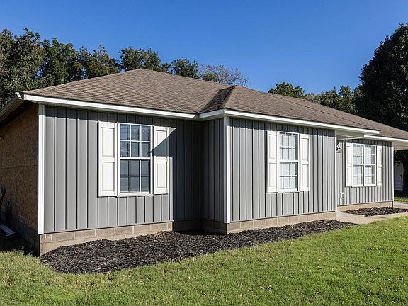 4th image of 120 Andrea Dr