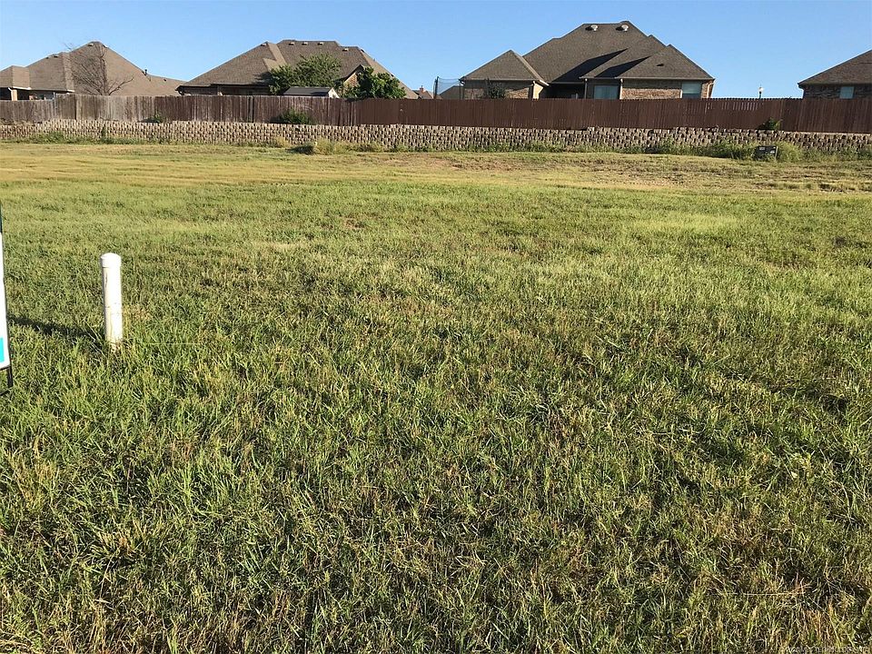 2nd image of 1311 Magnolia Dr
