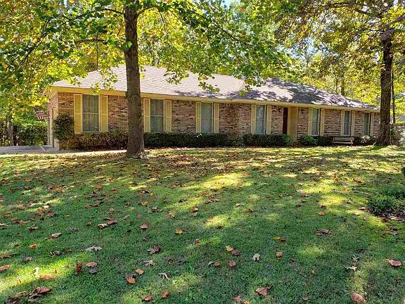 3rd image of 180 Island View Dr