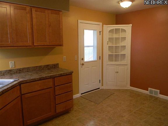 3rd image of 13501 Oakview Blvd