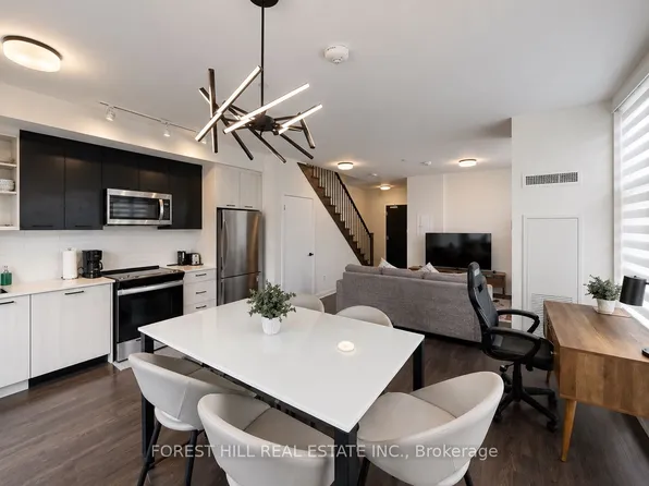 16 Symes Rd #104, Toronto, ON M6N 0B4
