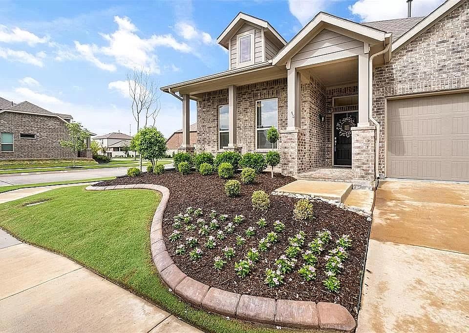 1st image of 1301 Canary Ln