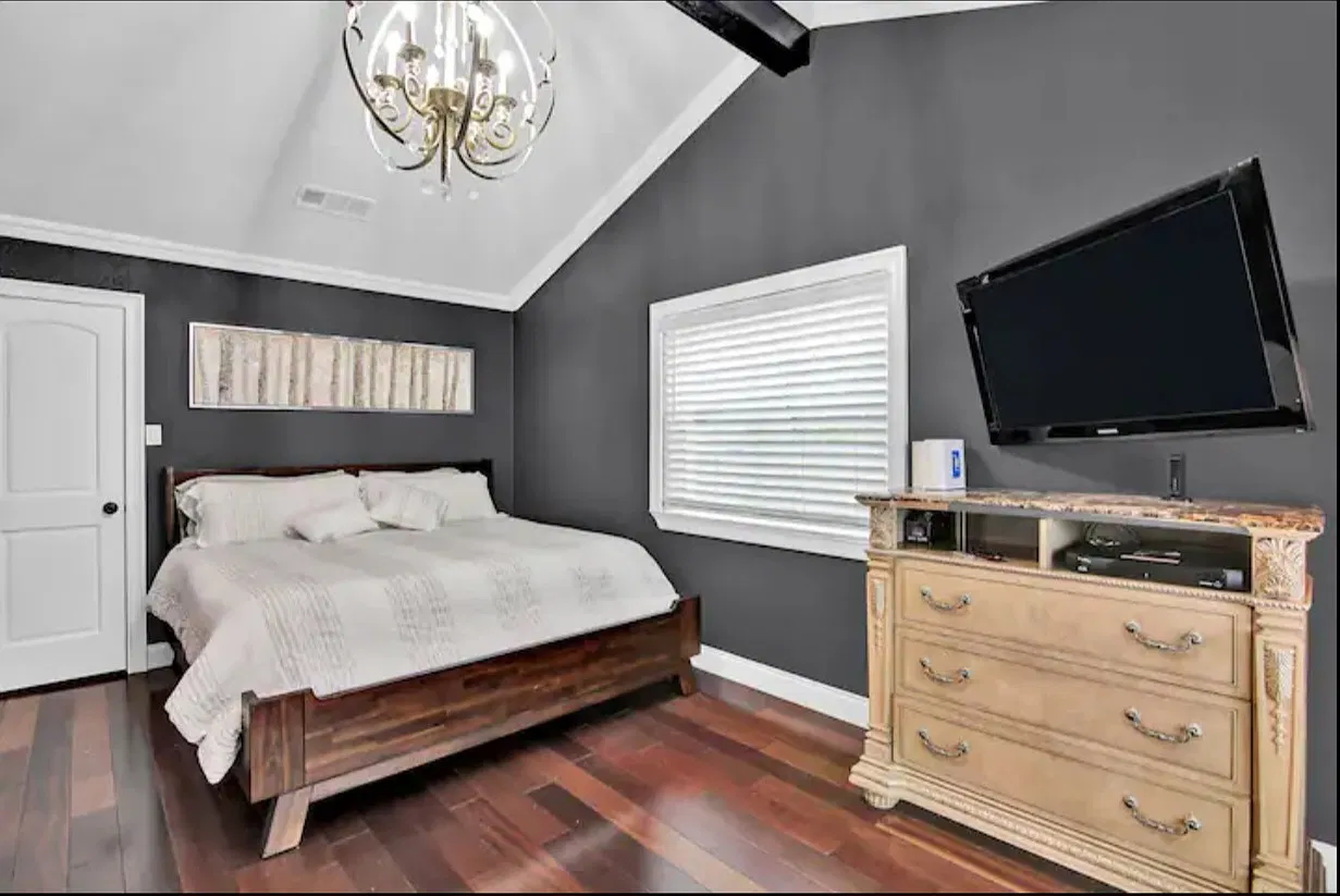 3 bed, 2315 sqft, $5,400 — Photo 4