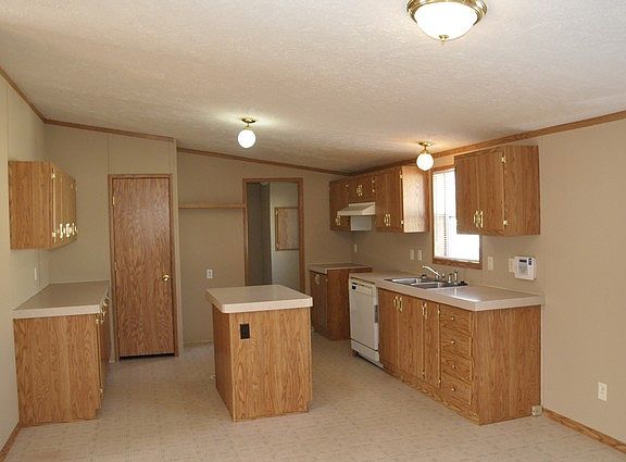 3rd image of 8136 N Morley Dr