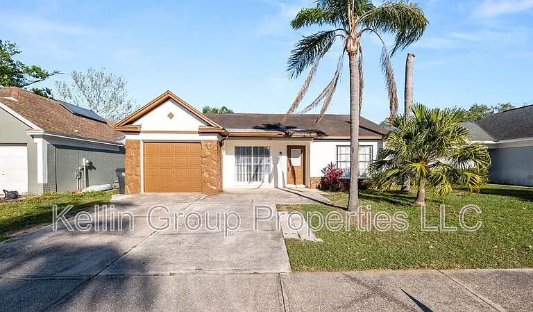 303 Regal Park Dr — Photo 2