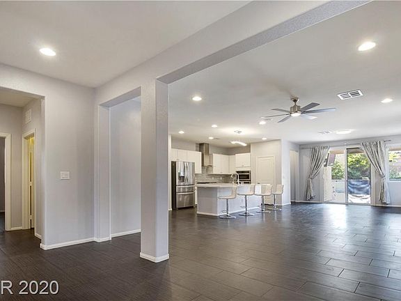 2nd image of 711 Topocoba St