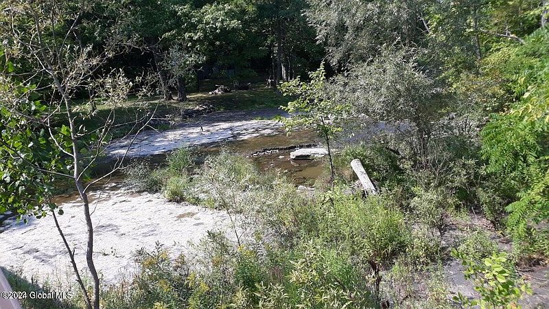 4th image of L40 Tarrytown Road