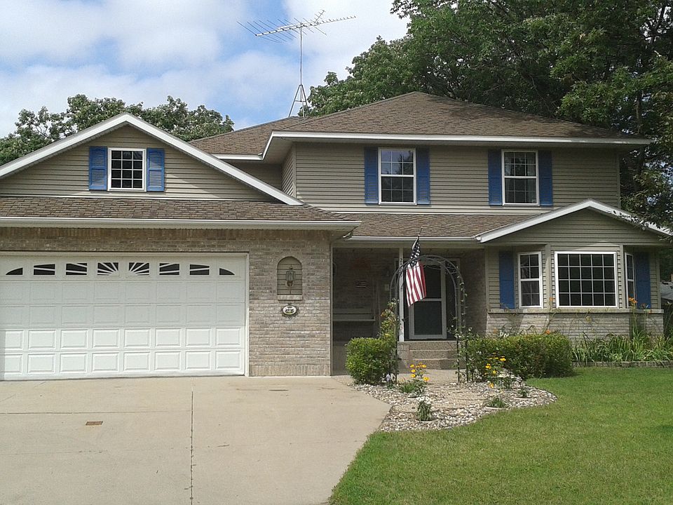 1st image of 2509 19th St N