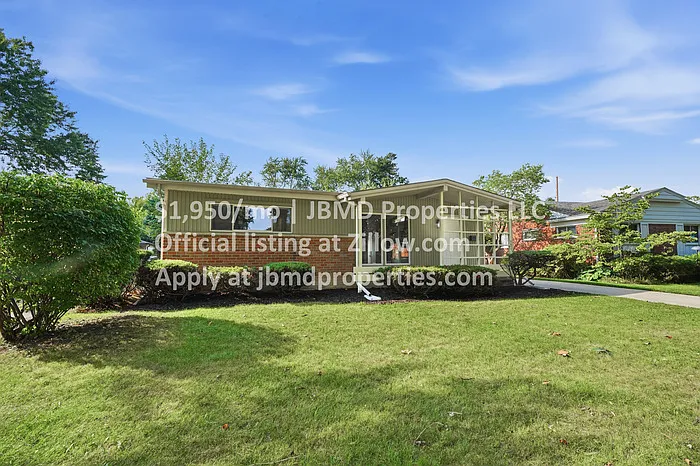 3 bed, 1.5 bath, 1116 sqft, $1,950 — Photo 2