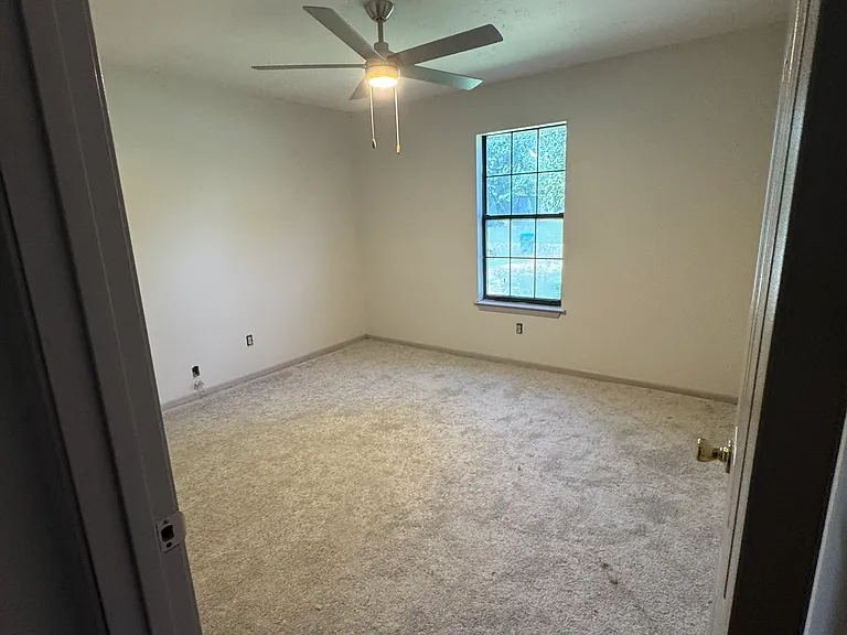 210 Tatom Ave — Photo 10