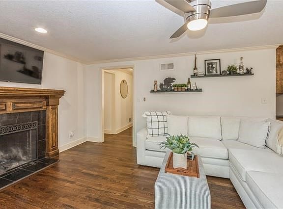 3rd image of 7847 Juniper Dr