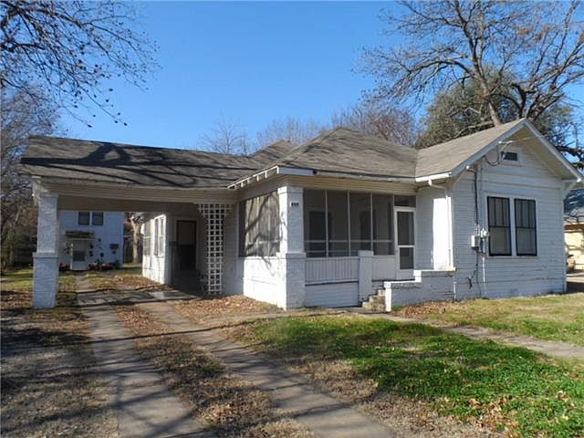 1st image of 605 N McKinney St