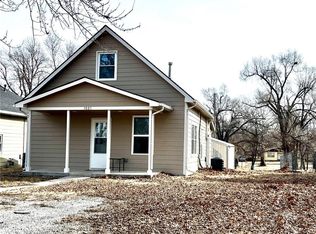 1021 N Poplar St, Ottawa, KS 66067