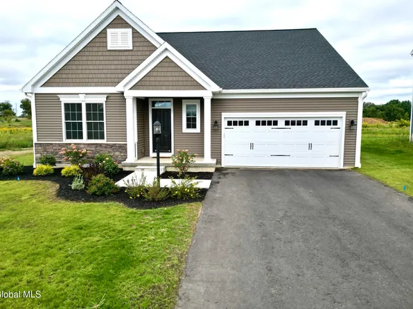 24 Silver Oak Drive, Halfmoon, NY 12065