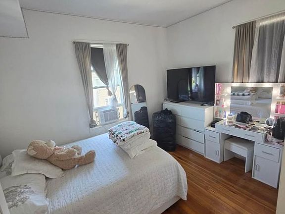 4th image of 19-21 Highland St