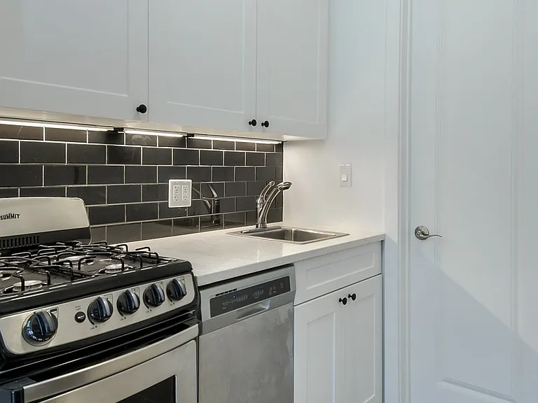 141 Lexington Ave #3F — Photo 7