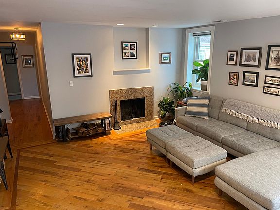 3rd image of 1945 N Sheffield Ave APT 203