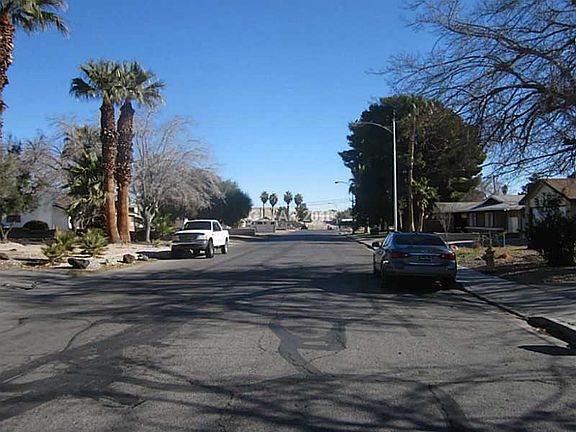 4th image of 3877 Jewel Ave