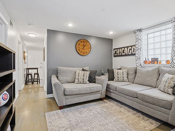 2nd image of 1056 N Leavitt St #1R