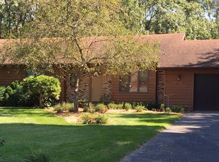 8725 Deer Crest Dr, Cedar Rapids, IA 52411