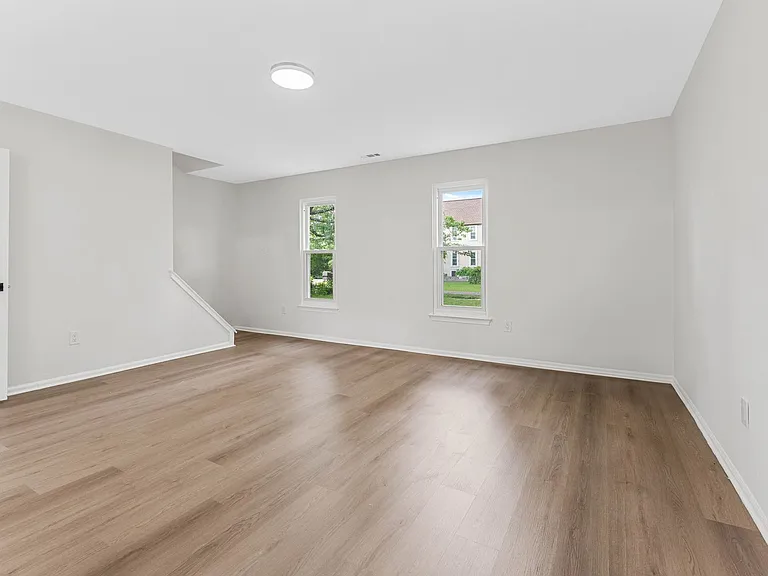 7 Andrea Dr — Photo 14
